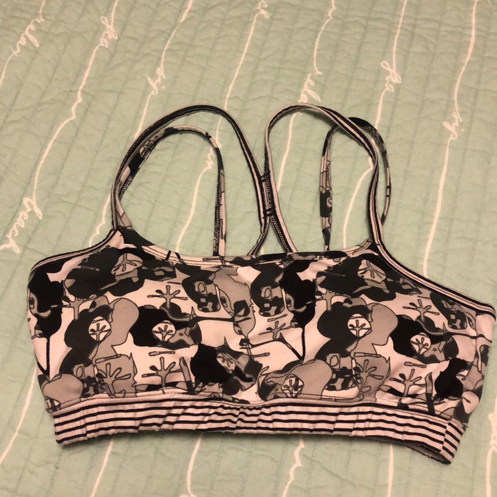Soybu women’s size medium strappy sports bra
